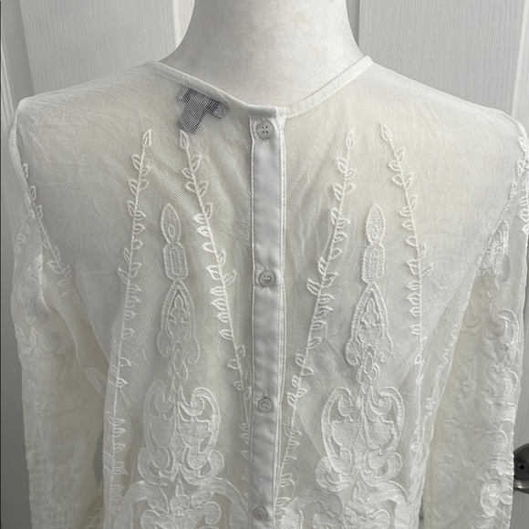 Tristan Cream Sheer Lace Blouse 3/4 Sleeve Round Neck Button Down Back Size S - Picture 7 of 16